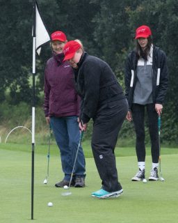 Chilly weather? No excuse to hang up your clubs - Wrap up, warm up, and keep the laughs coming on the course! ❄️⛳ 

#WinterGolf #lovegolf #LearnGolf